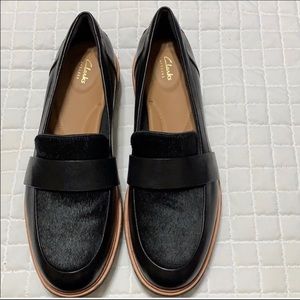 GORGEOUS CLARKS ARTISAN LOAFERS